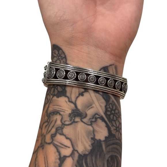 💙 Boho Western Cowgirl Faux Turquoise Hinge Bracelet 💙 - Picture 4 of 5